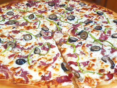 Mixed Meat Oriental Pizza