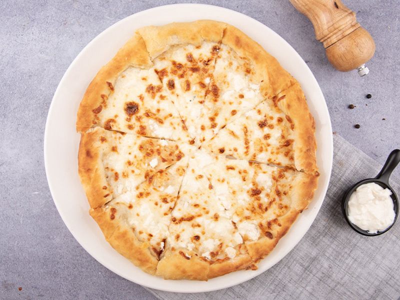 Roumi Cheese Oriental Pizza