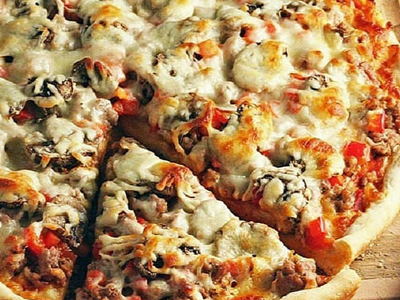 Minced meat pizza