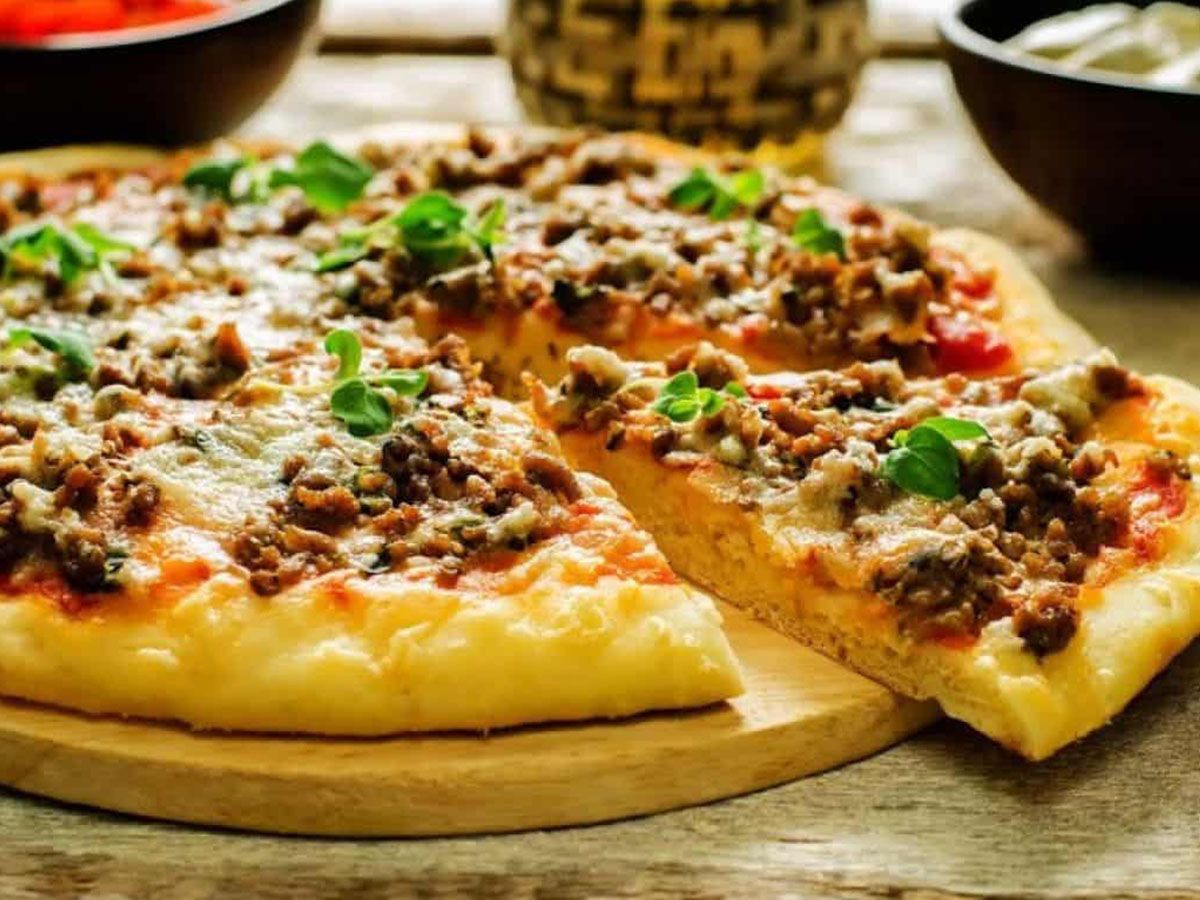 Minced Meat Pizza