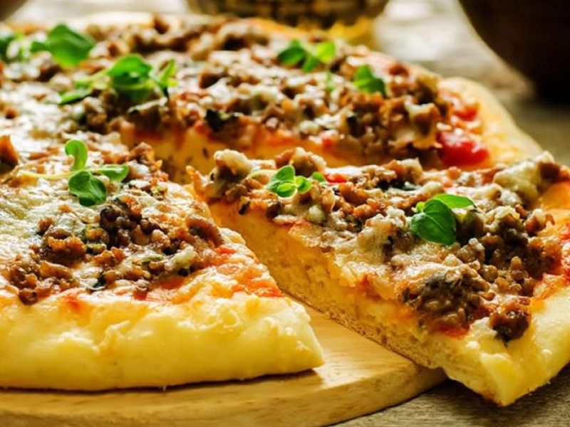 Minced Meat Pizza
