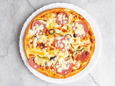 Salami Pizza