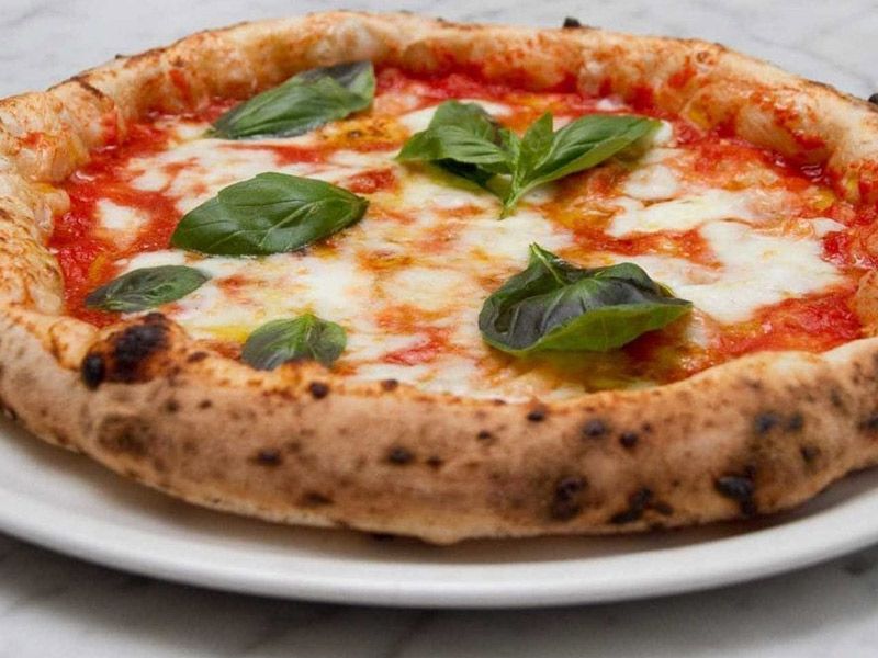 Quattro Formaggi Italian Pizza