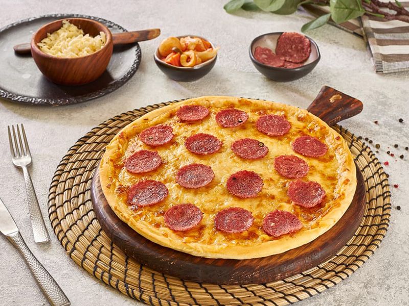Salami Pizza
