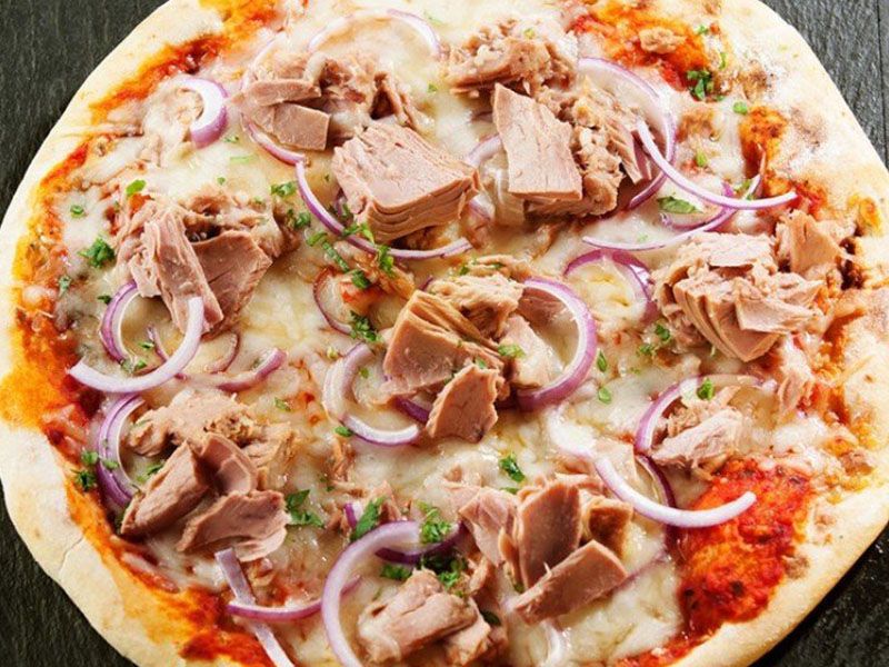 tuna pizza