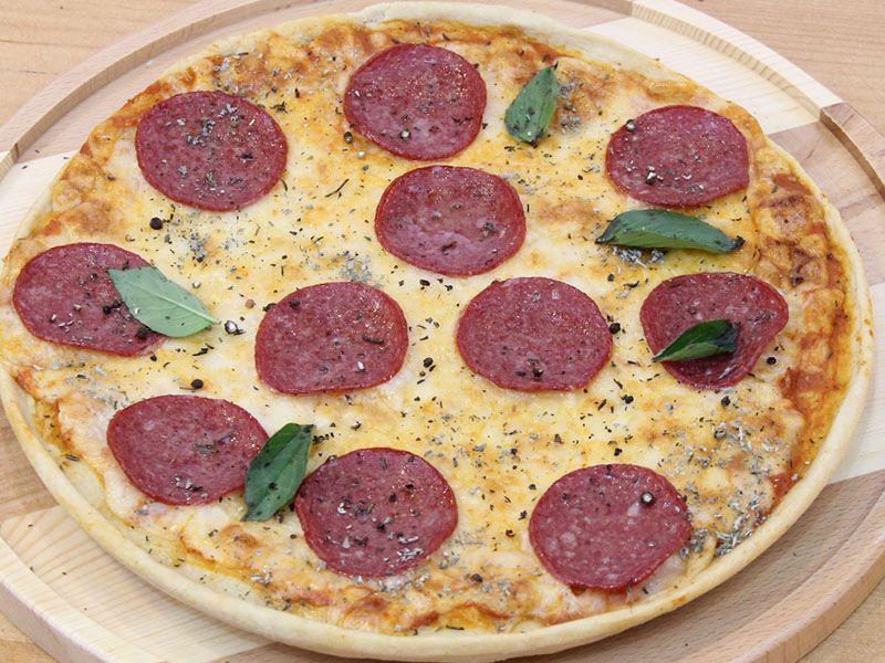 salami pizza