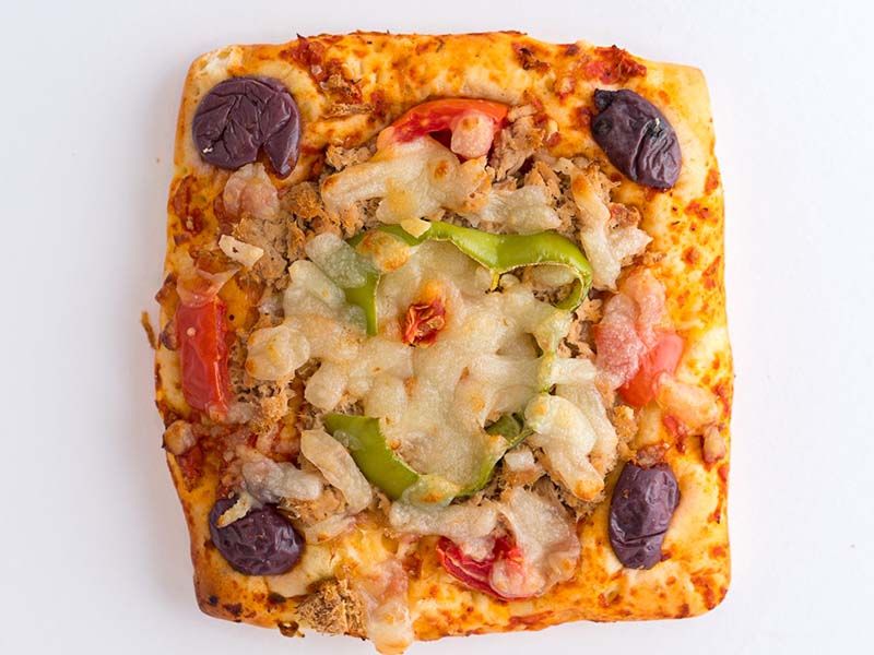 tuna pizza