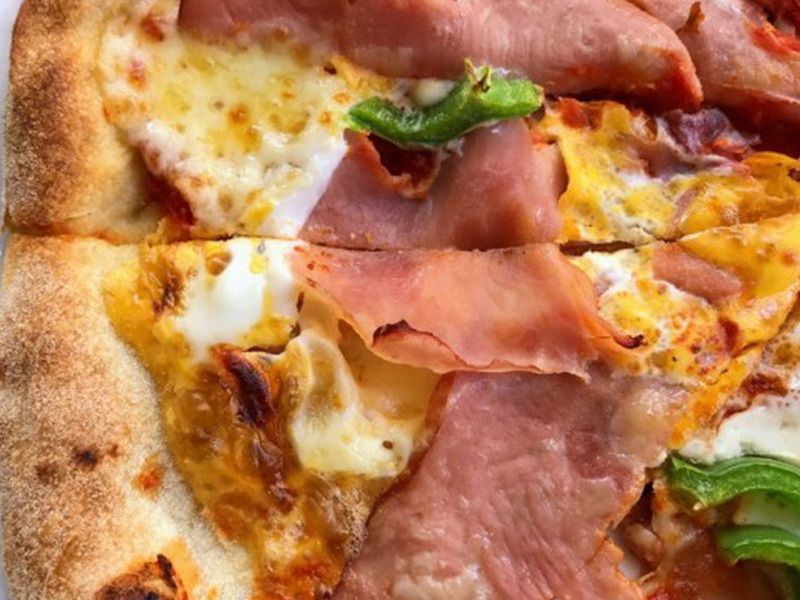 Pastrami Oriental Pizza