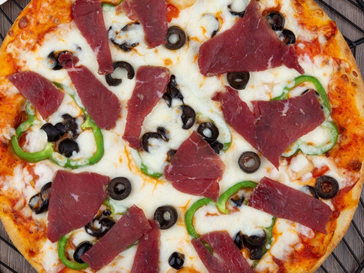 Pastrami pizza