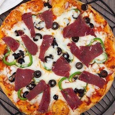 Italian pizza with pastrami