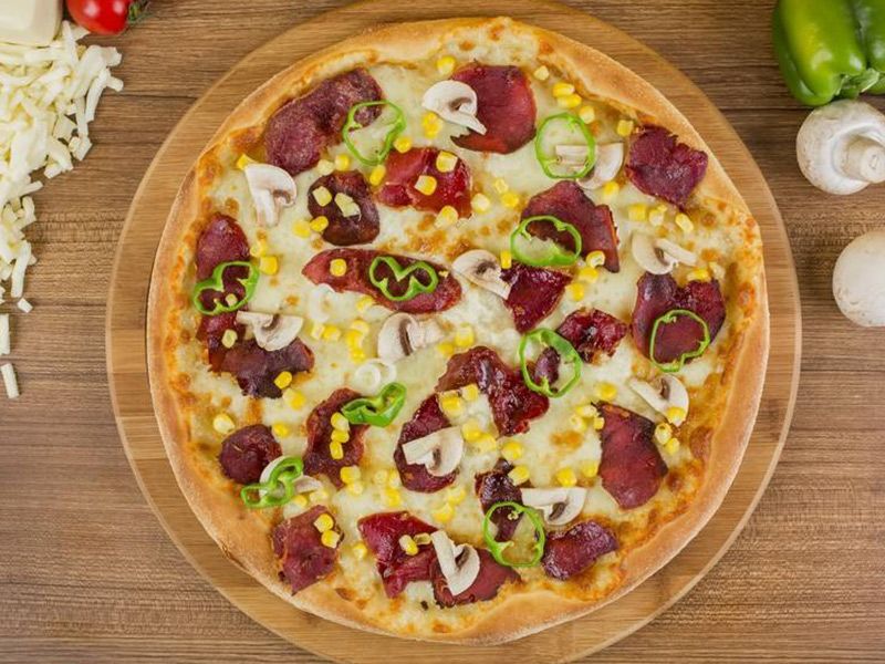 Pastrami Oriental Pizza