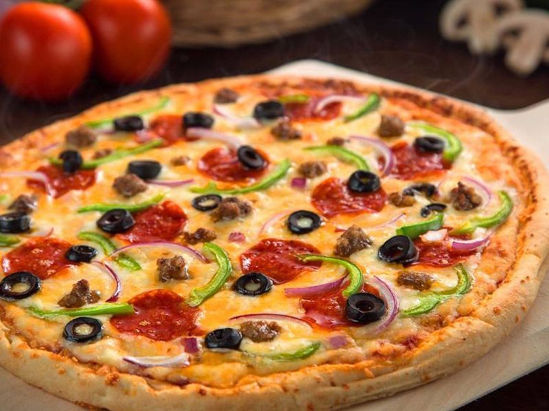Bolognese Italian Pizza