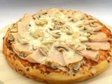 Smoked turkey oriental pizza