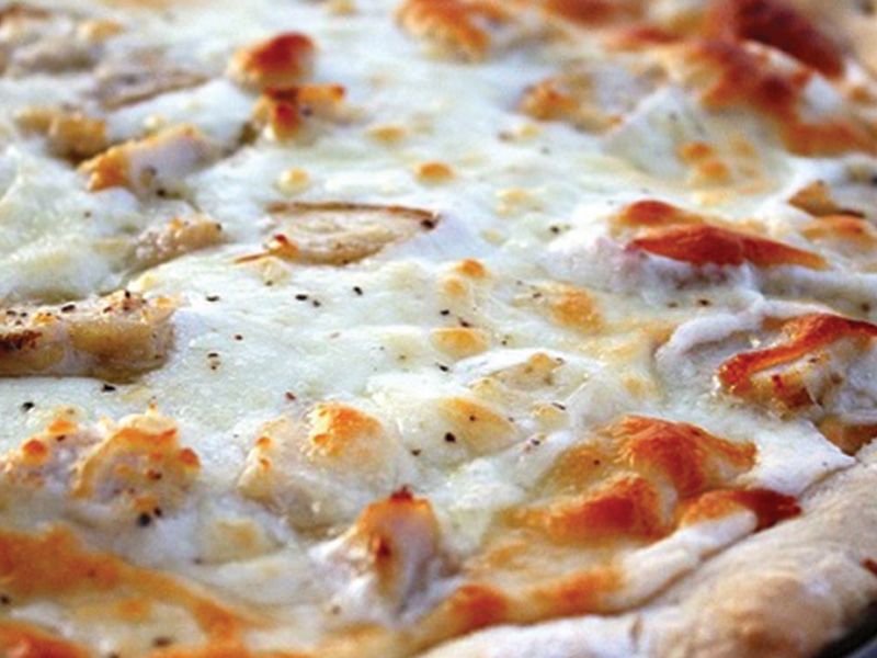 Large Chicken Alfredo Pizza