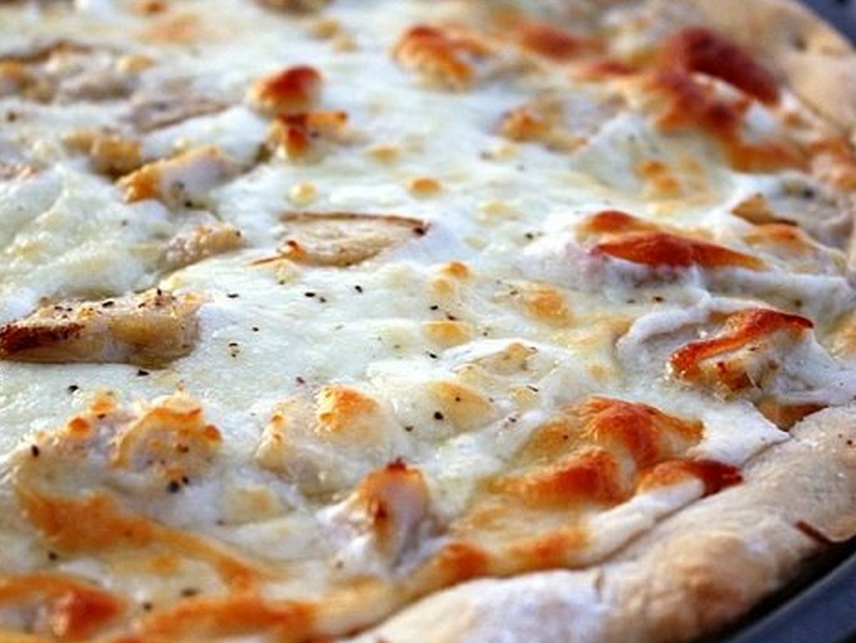 Chicken Alfredo Pizza Large
