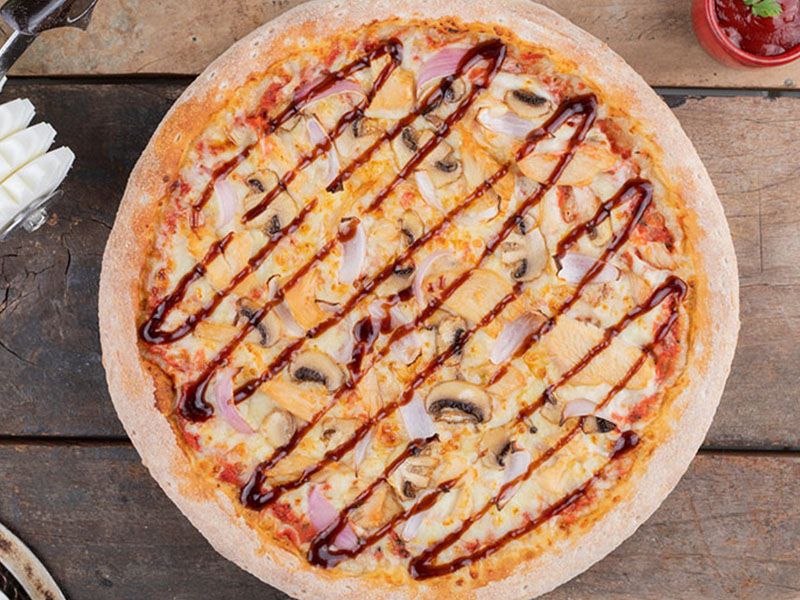 Bbq Chicken Pizza With Special Ajeen Sauce