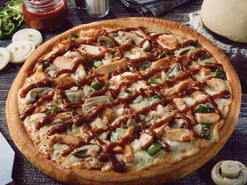 Large Chicken Barbecue Pizza
