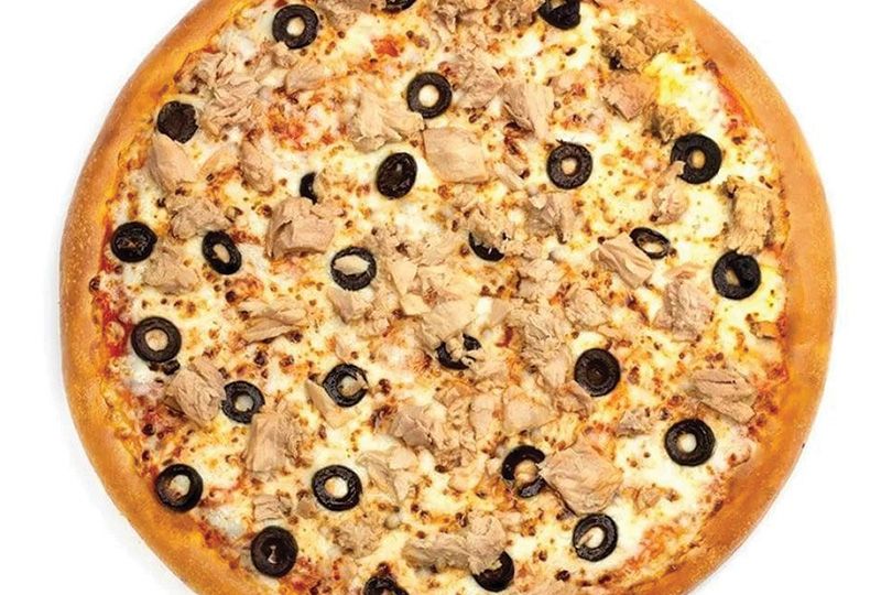 Flaked Tuna Pizza