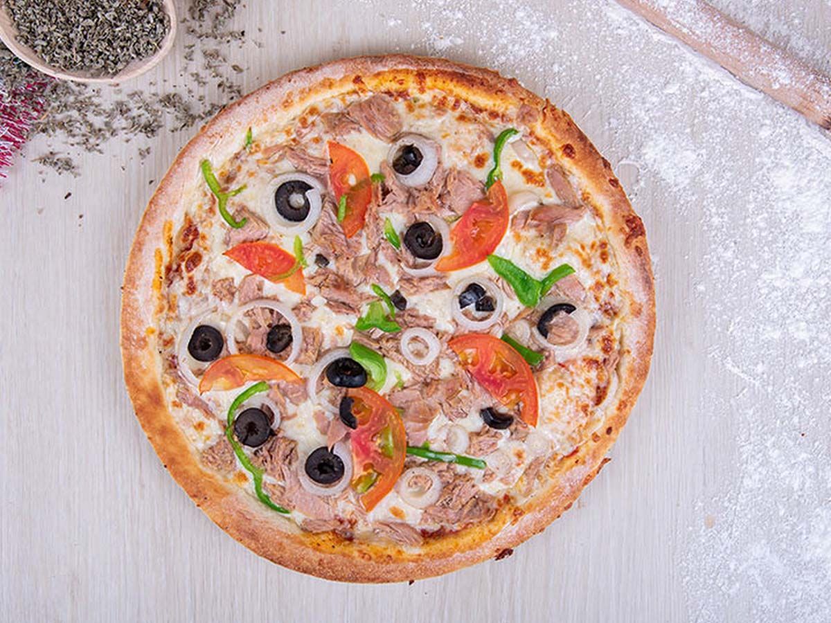 tuna pizza