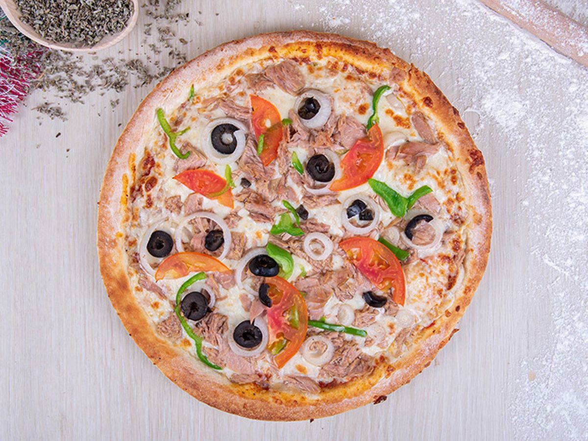tuna pizza