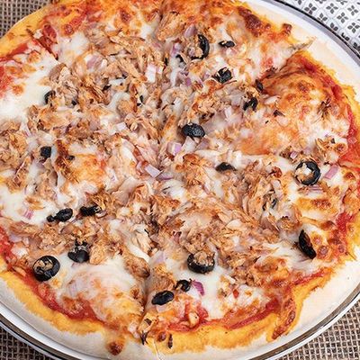 Large Tuna Pizza