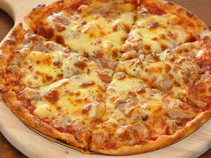 Tuna Pizza