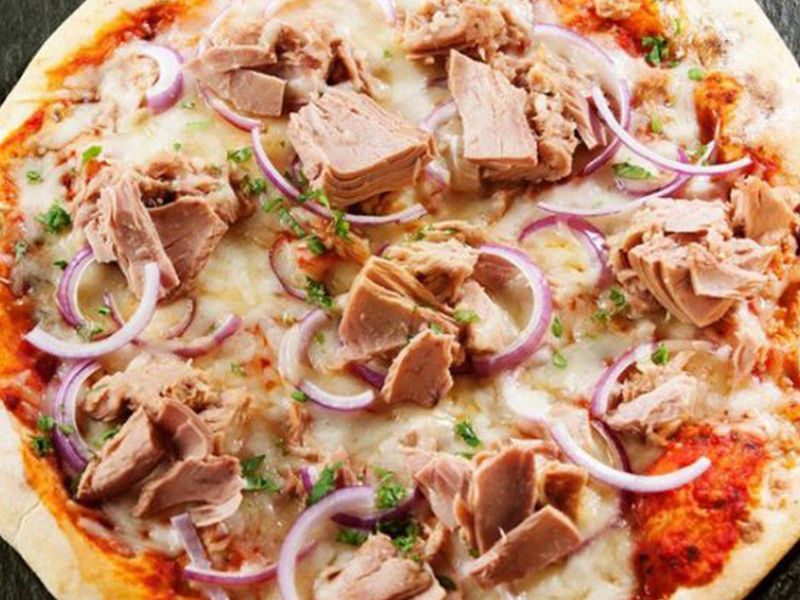 Tuna Pieces Oriental Pizza