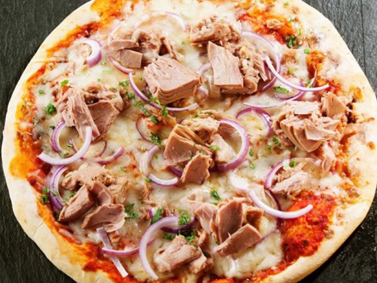 Tuna pizza