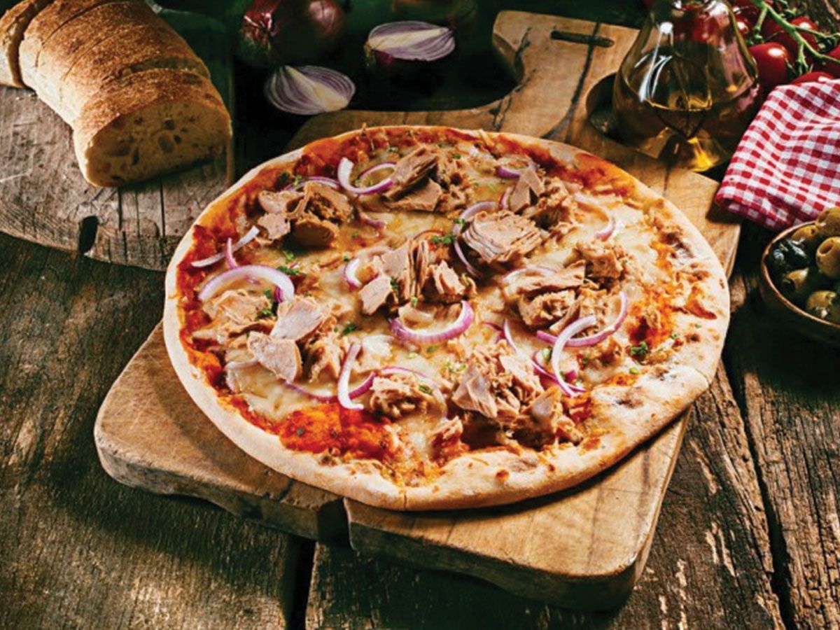 Tuna pizza