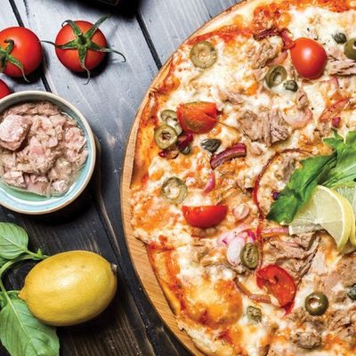 Tuna pizza