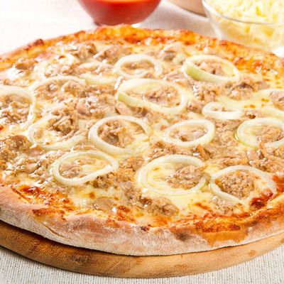 Tuna pizza