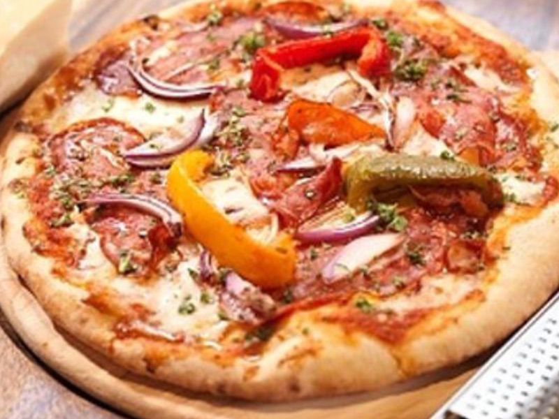 Roumi Cheese Oriental Pizza