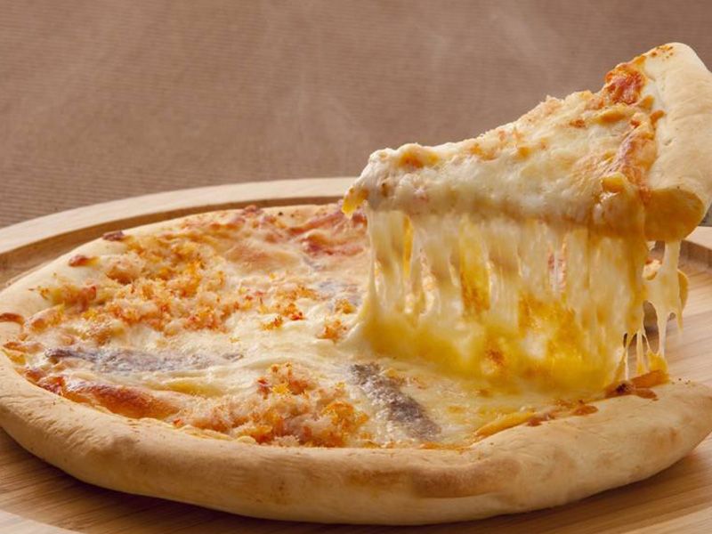 cheddar cheese italian pizza