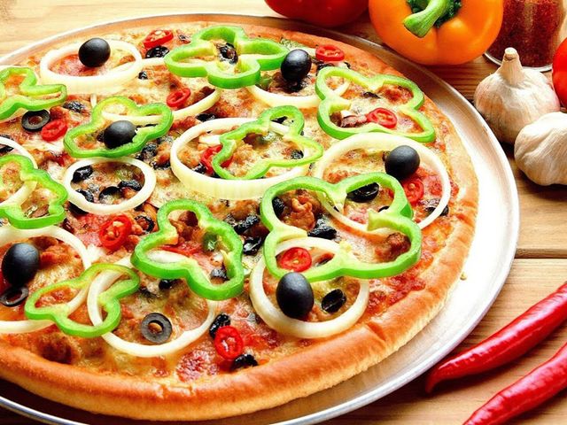 Vegetable pizza