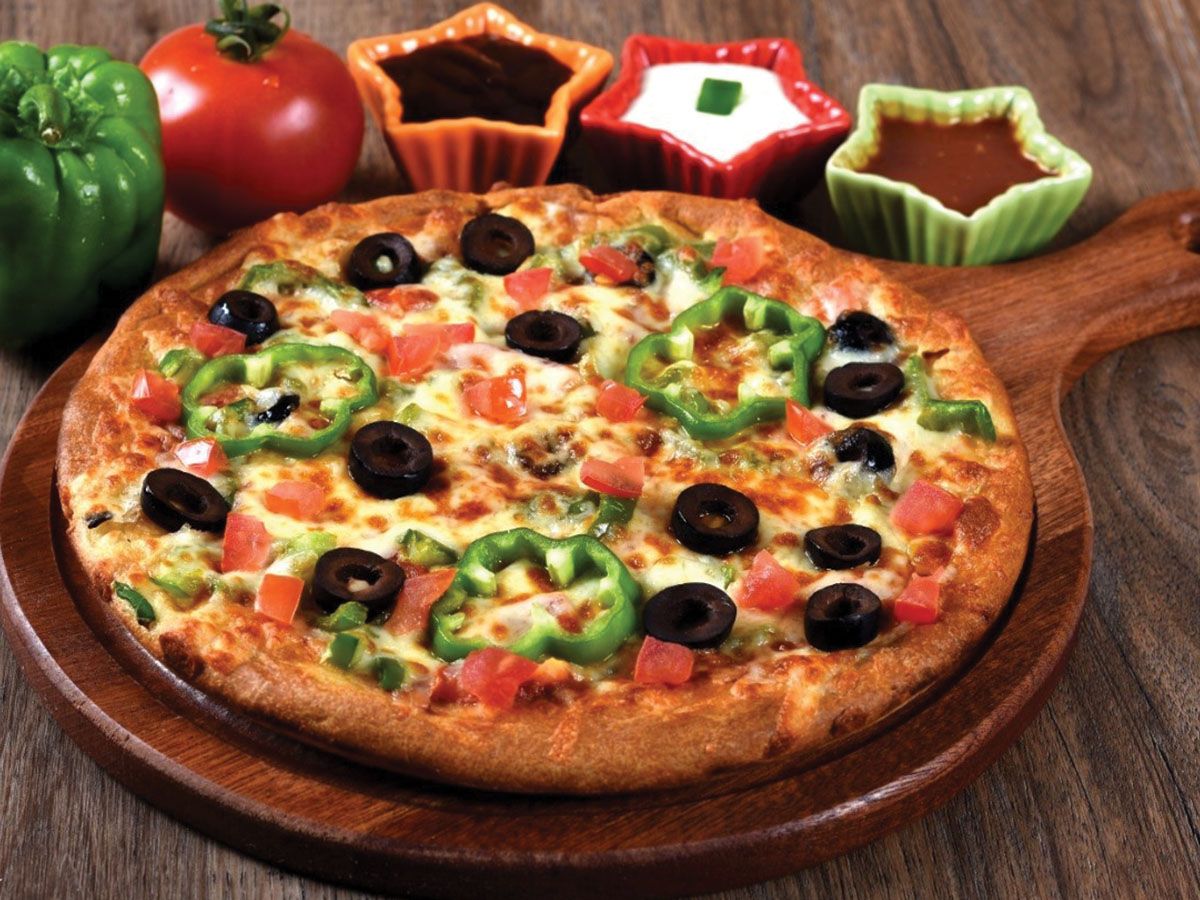 Smoked rosto mix pizza