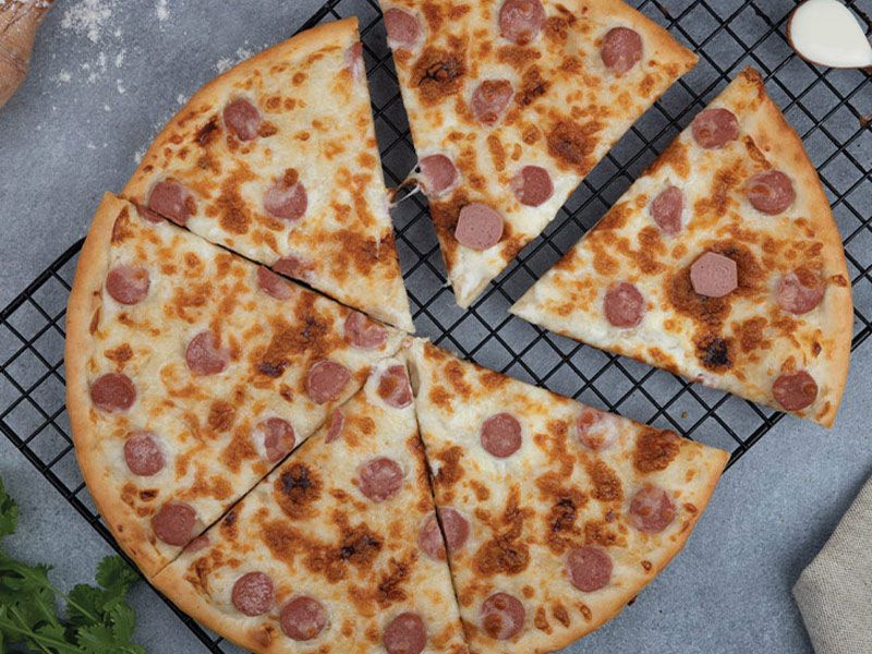 oriental sausage pizza