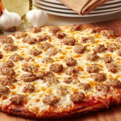 baladi sausage pizza