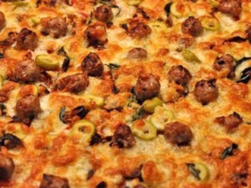 Alexandrian Sausage Oriental Pizza