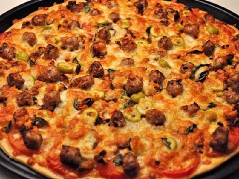 Alexandrian Sausage Oriental Pizza