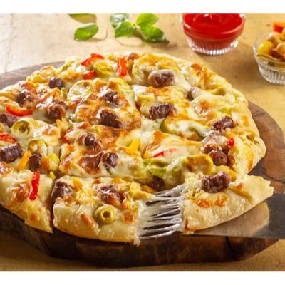 Baladi sausage pizza