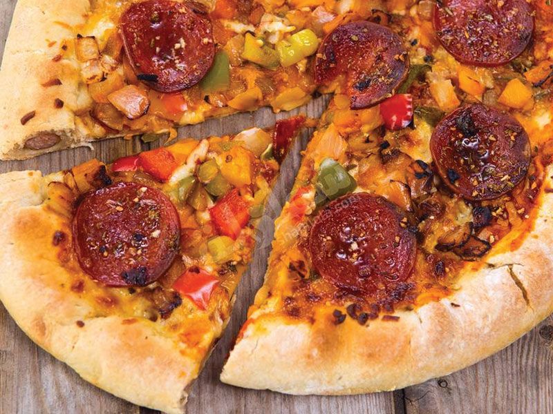 Salami Pizza
