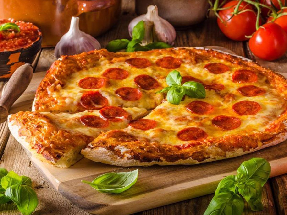 Salami Pizza