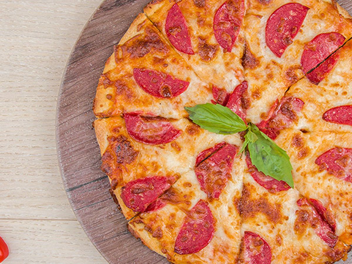 salami pizza