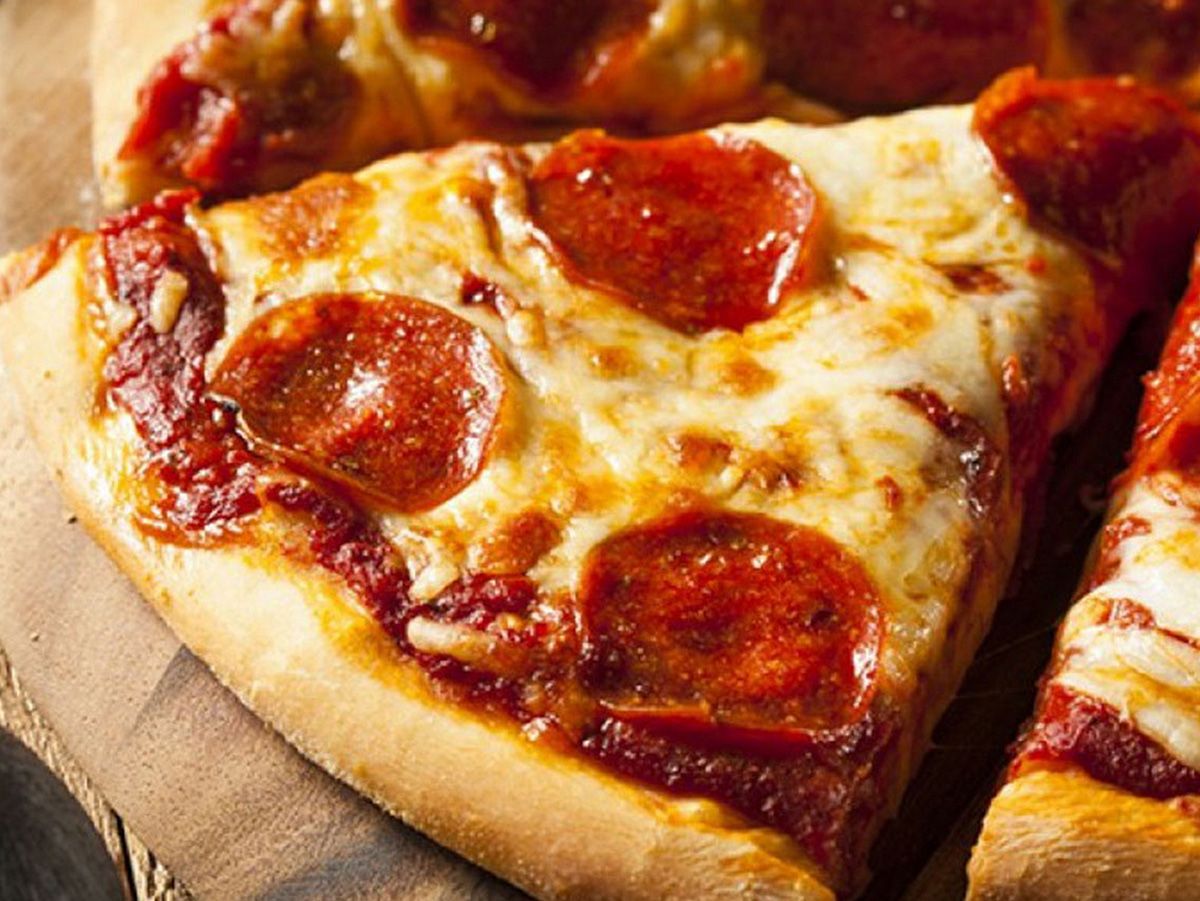 Salami Pizza