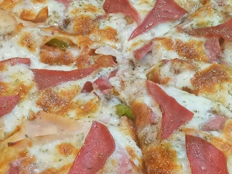 Salami Pizza