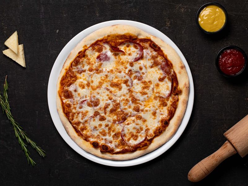 Salami Pizza