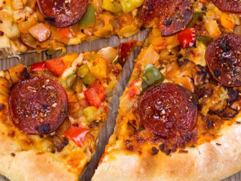 Salami Oriental Pizza