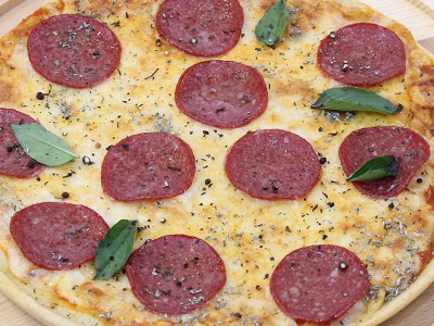Salami Oriental Pizza