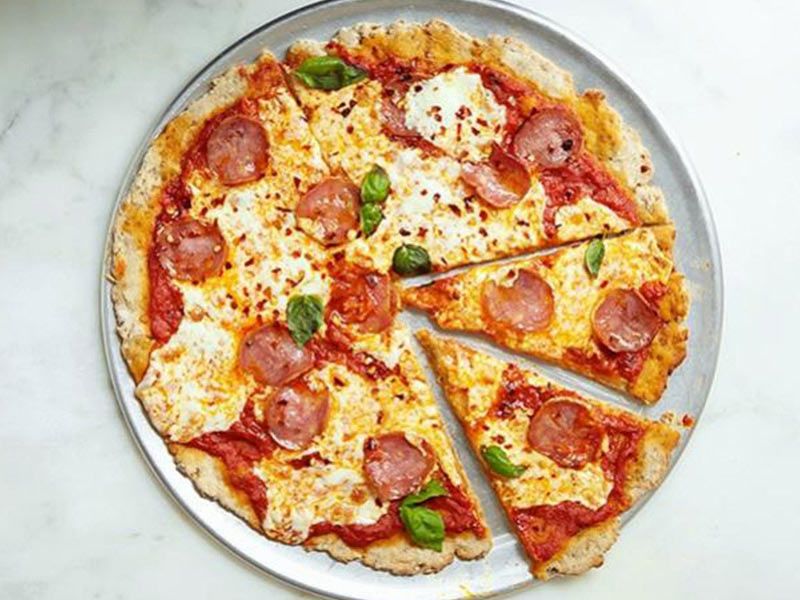 Salami Pizza