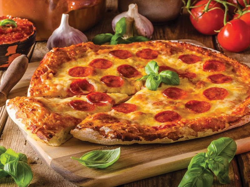 Salami Pizza